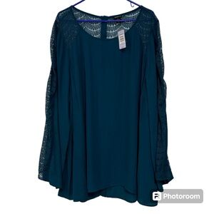 Women’s NWT Torrid Sheer Lace Long Sleeve Top
